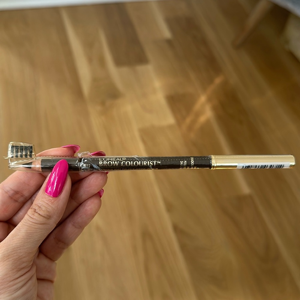 L’Oreal Brow Colourist pencil in dark brown NWT